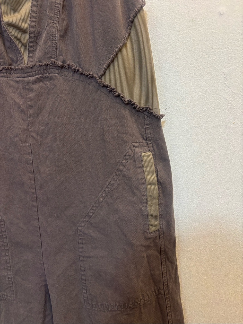 Unique ee:some Jumpsuit - Picture 3 of 16